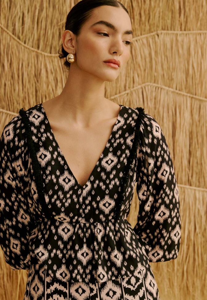 Bata Decote Franjas Estampada Uros