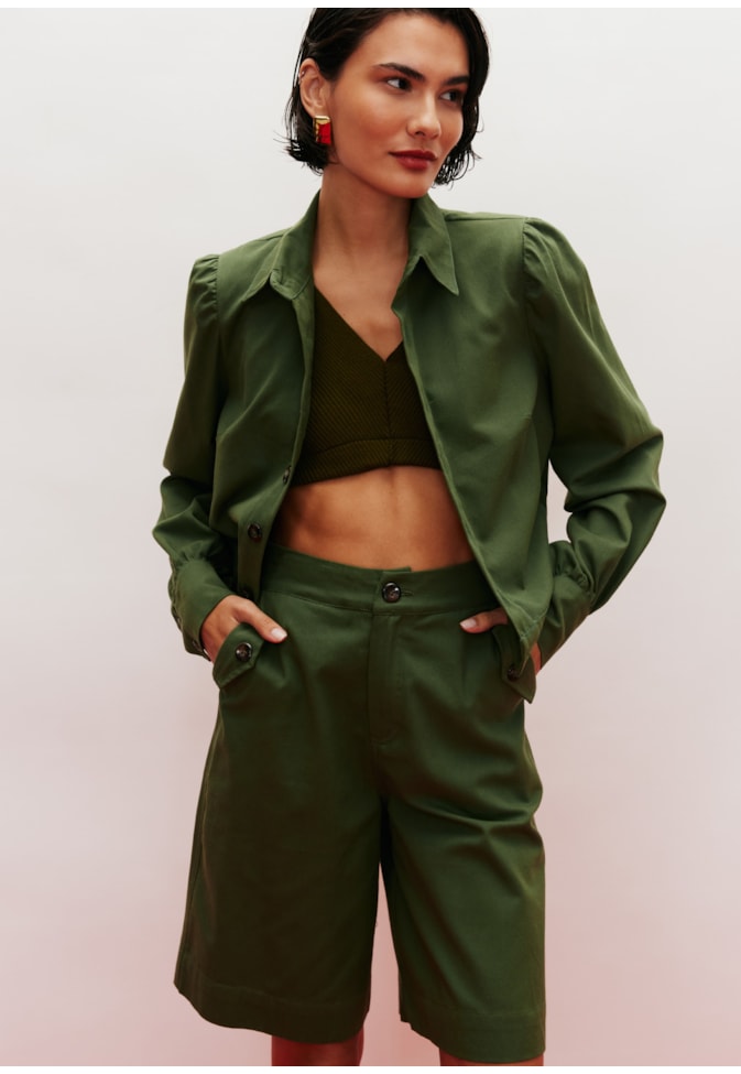 Bermuda Detalhe Aba Bolso