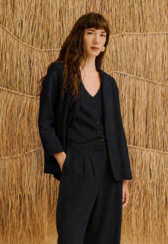 Blazer com Bordado nas Costas Vista Traseira
