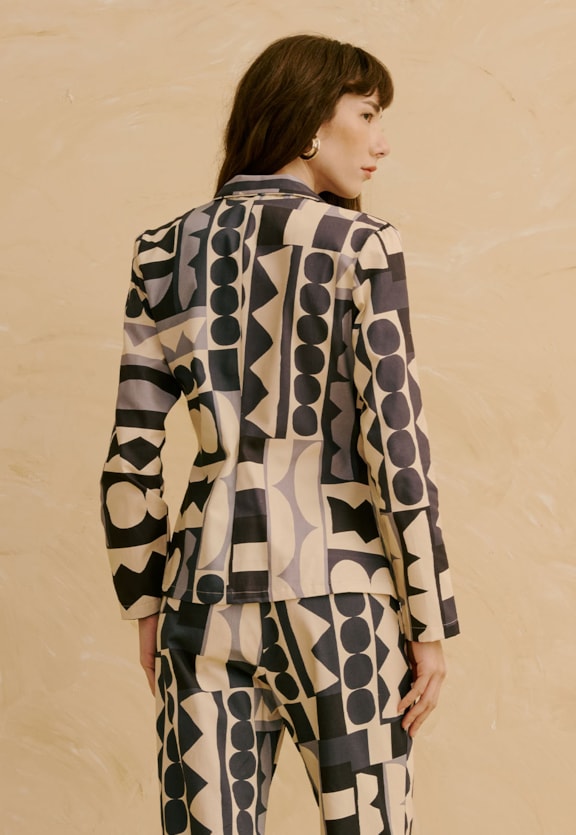 Blazer com Detalhe Argola Estampado Quilt Vista Traseira