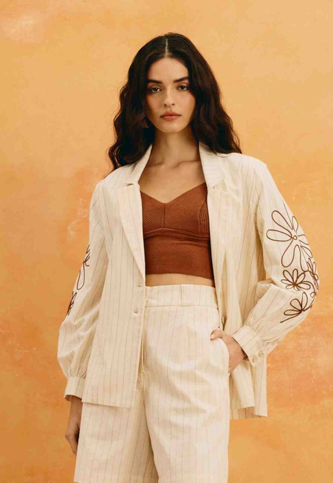 Blazer Listrado Bordado Flor