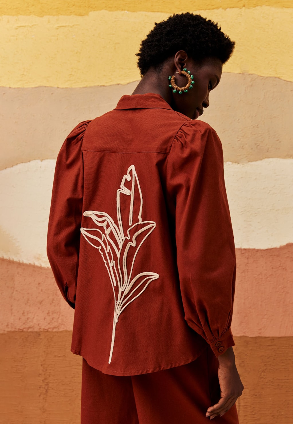 Blazer Manga Bufante Bordado Costas