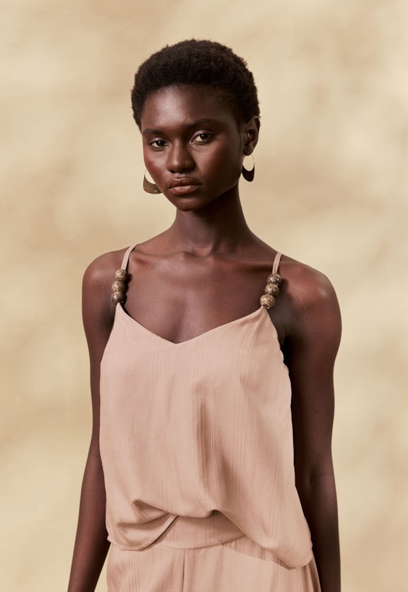 Blusa Alças Lisa Detalhe Ponteira Vista Frontal