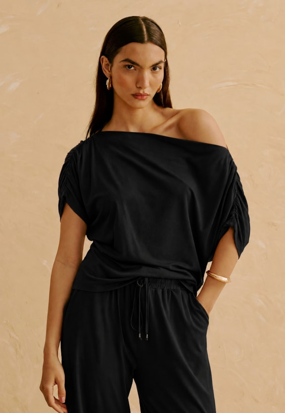 Blusa Alongada Degagê Ombro A Ombro Vista Frontal