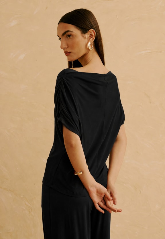 Blusa Alongada Degagê Ombro A Ombro Vista Traseira