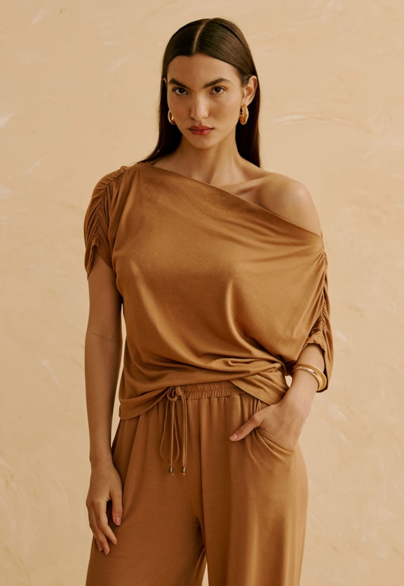 Blusa Alongada Degagê Ombro A Ombro Vista Frontal