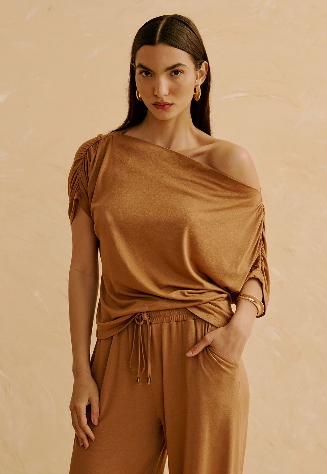 Blusa Alongada Degagê Ombro A Ombro Vista Traseira