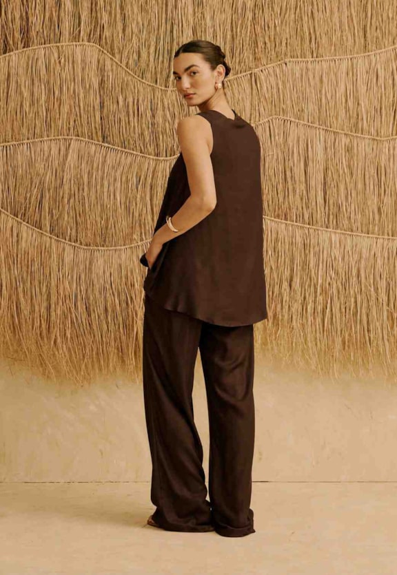 Blusa Alongada Lisa Vista Traseira