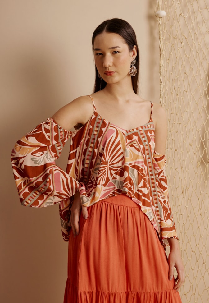 Blusa Ampla Ombro Vazado Estampado Azulejaria