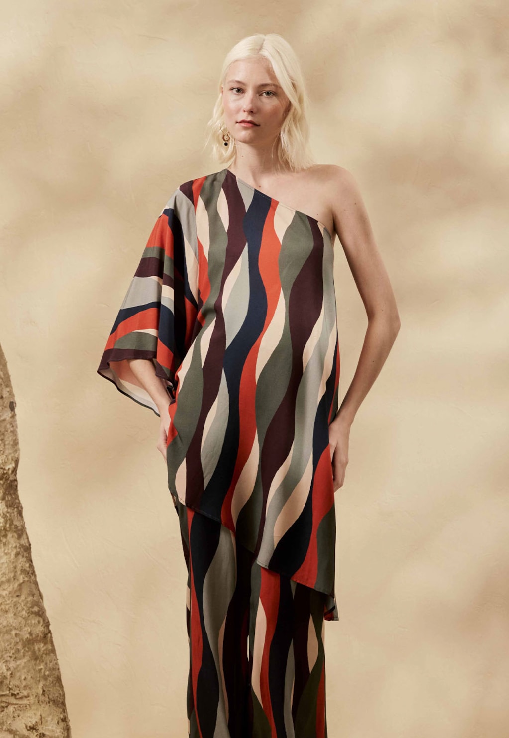 Blusa Ampla Um Ombro Só Estampada Cordilheira