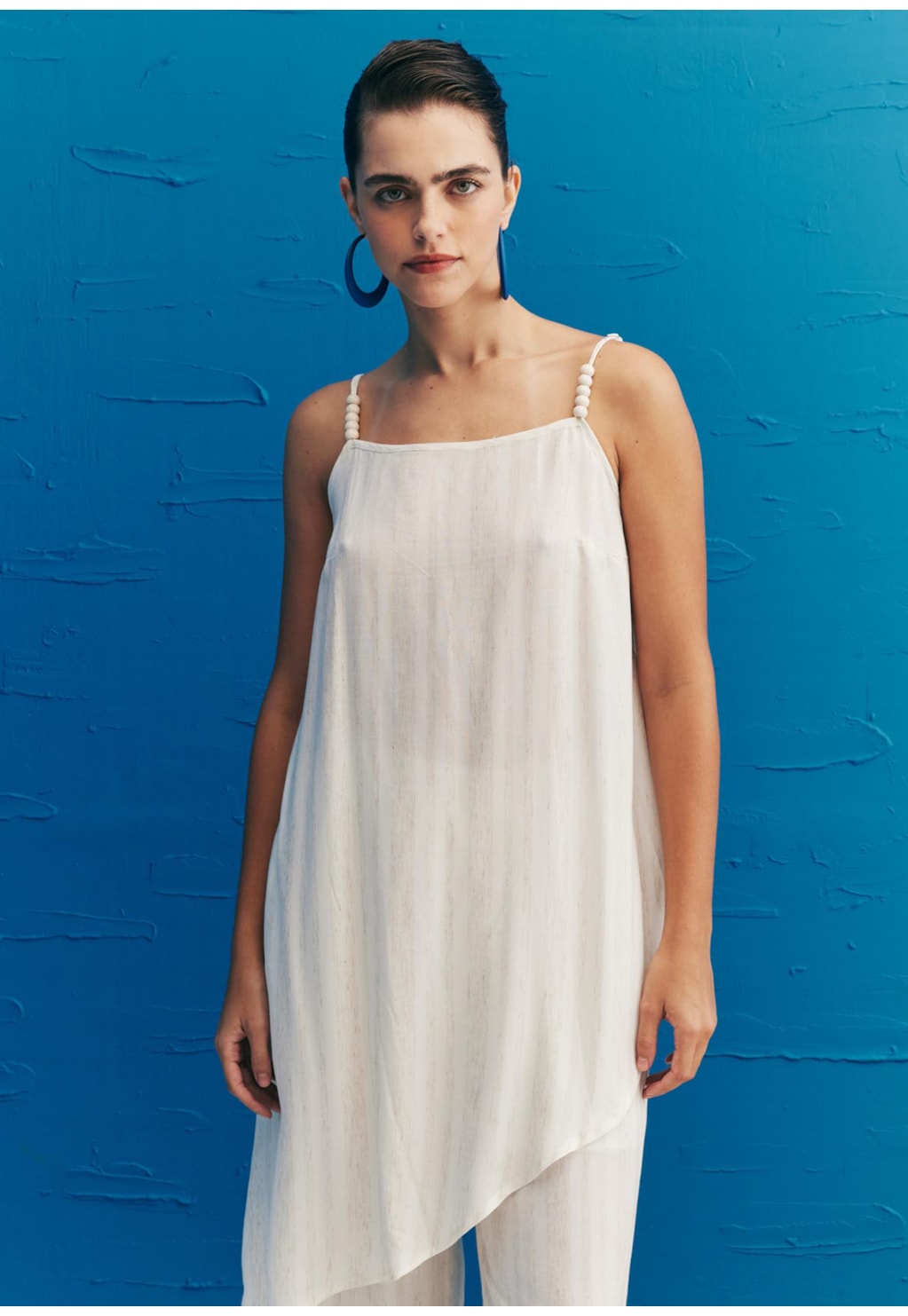 Blusa Assimétrica Contas