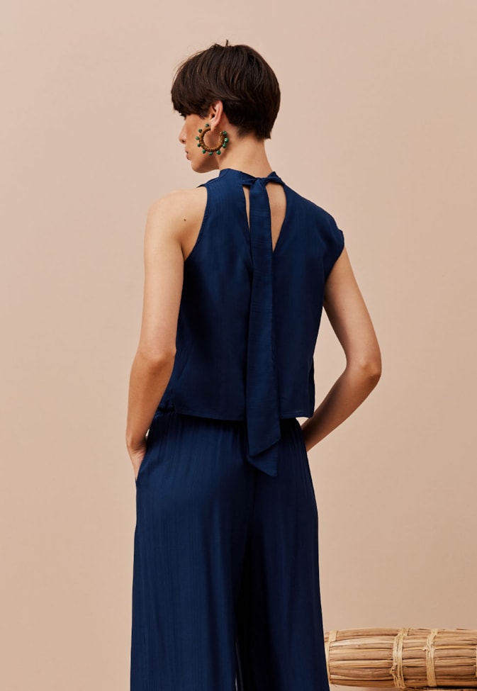 Blusa Assimétrica Golinha Alta