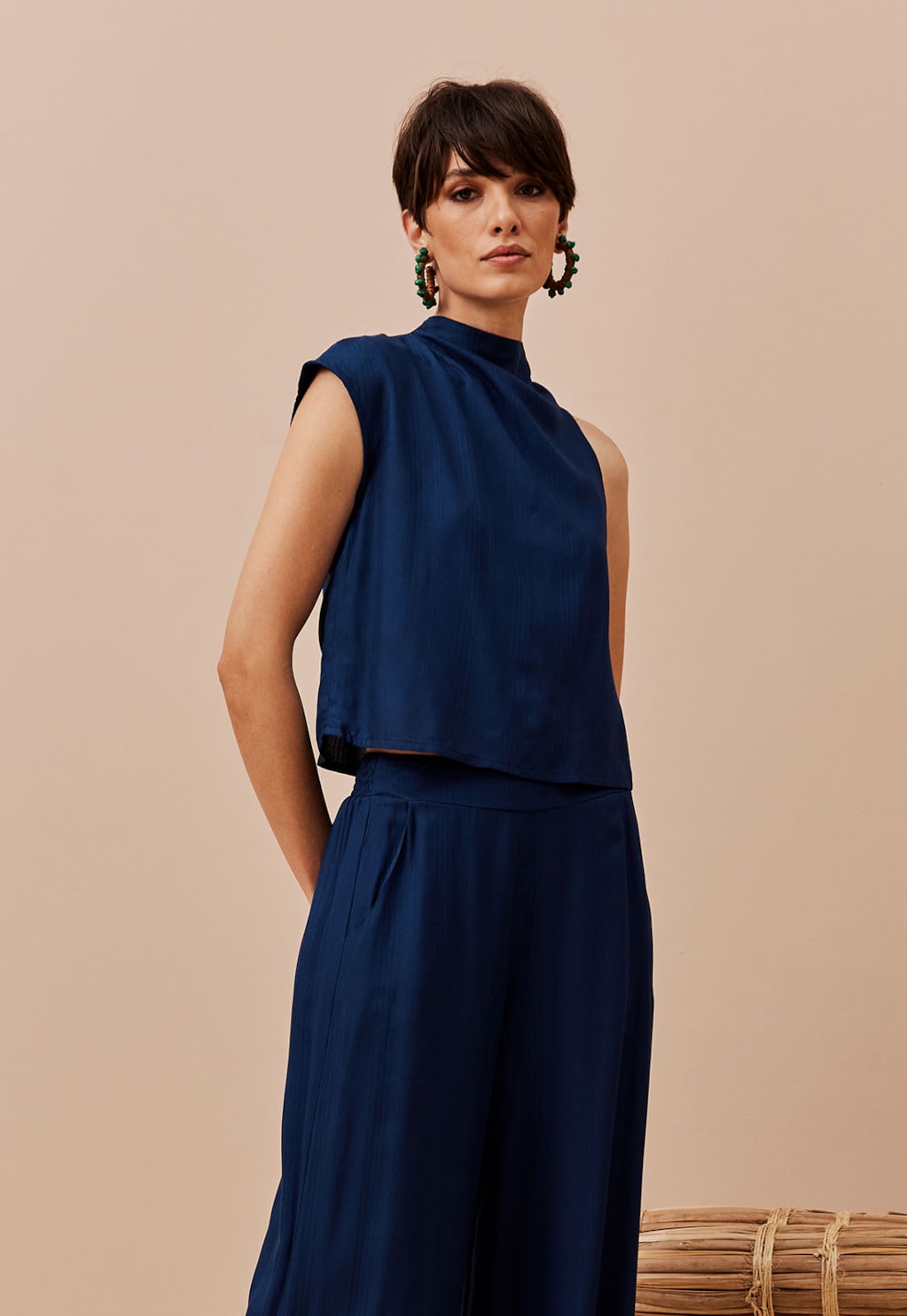 Blusa Assimétrica Golinha Alta