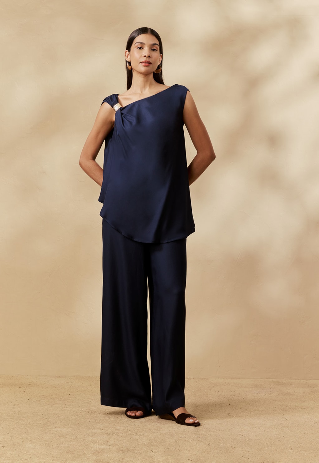 Blusa Assimétrica Passador Metálico