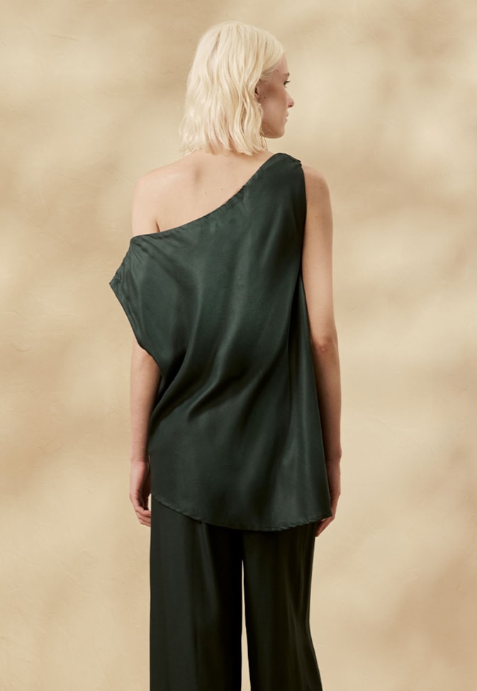 Blusa Assimétrica Passador Metálico
