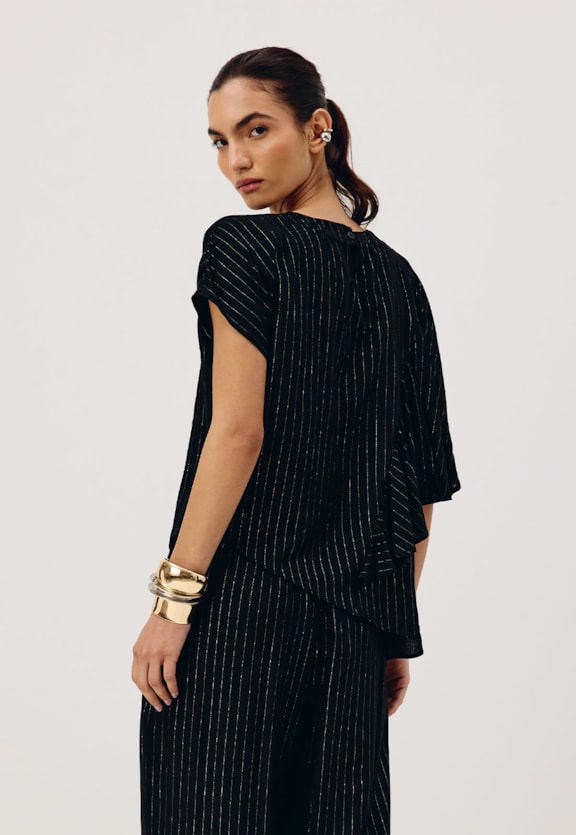 Blusa Babado Assimétrico Vista Traseira