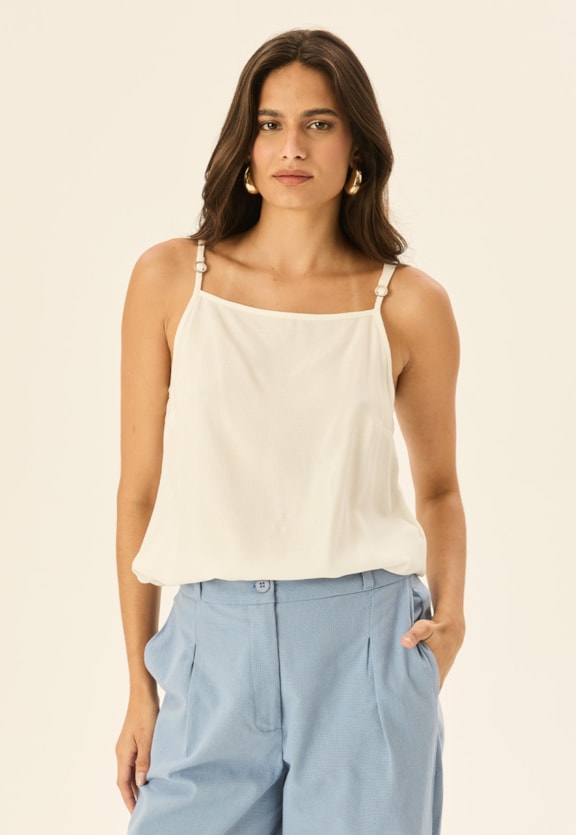 Blusa Básica Alça Fina Vista Frontal