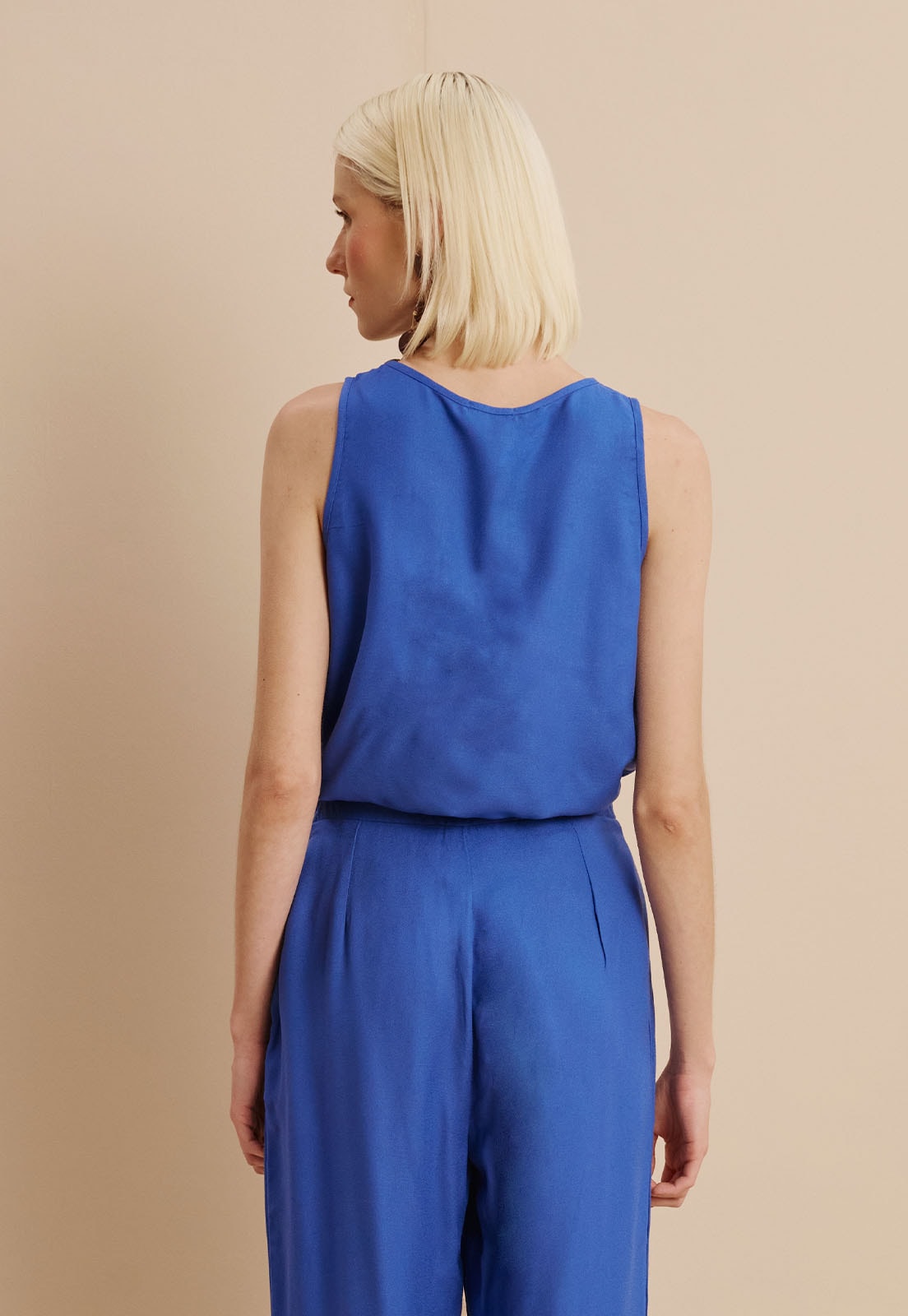 Blusa Básica Alça Larga Vista Traseira