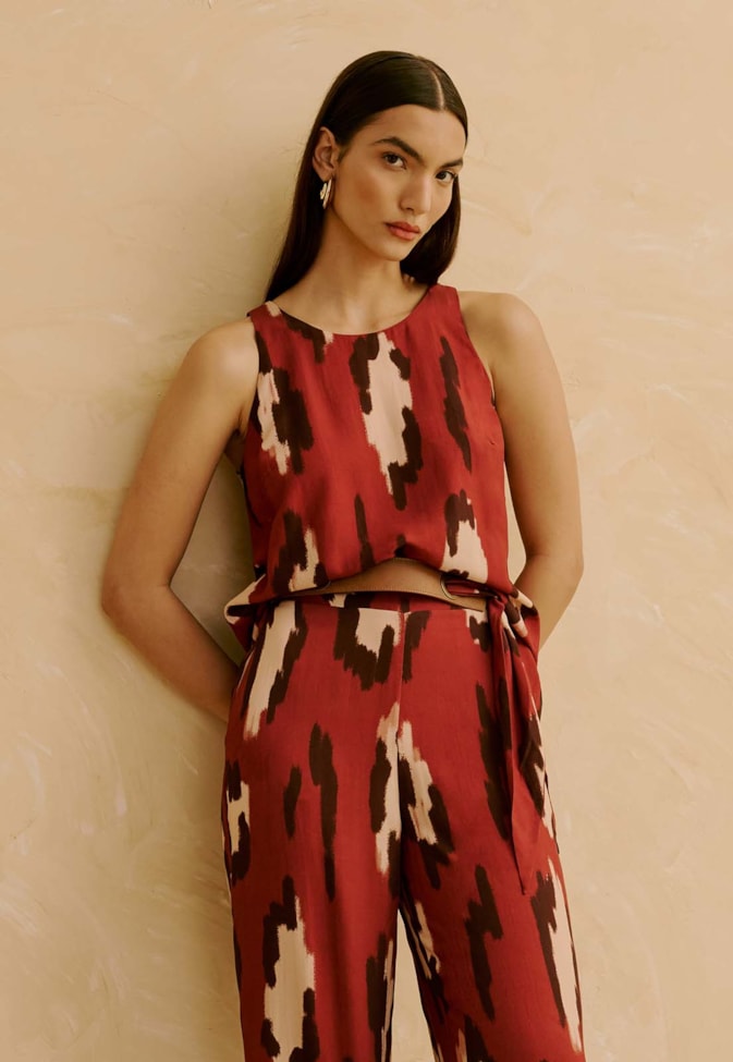 Blusa Básica Estampada Chimu Marrom