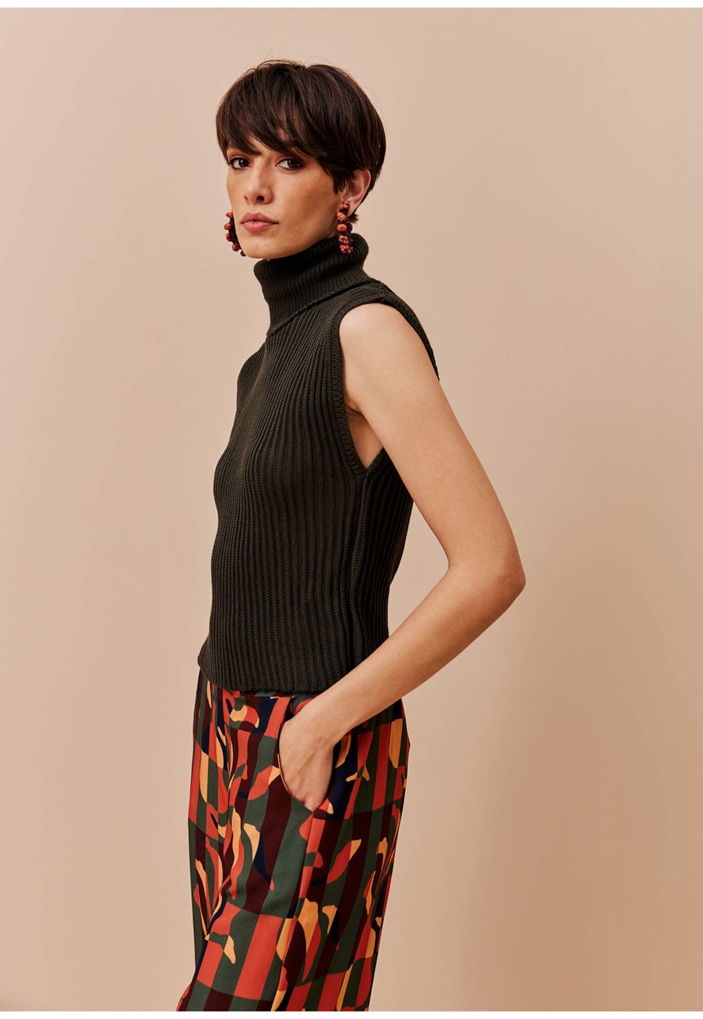 Blusa Canelada Gola Alta Tricot