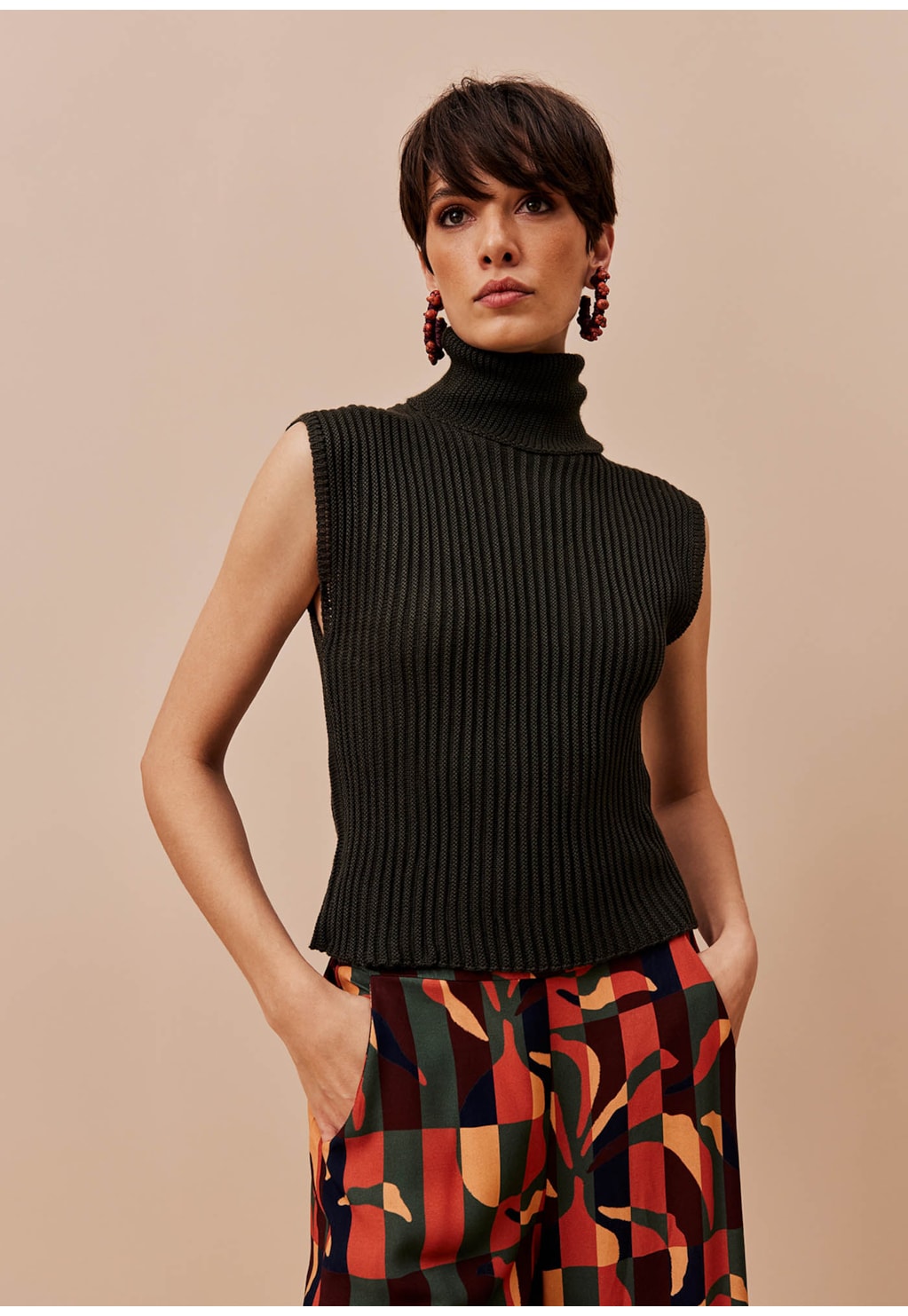 Blusa Canelada Gola Alta Tricot