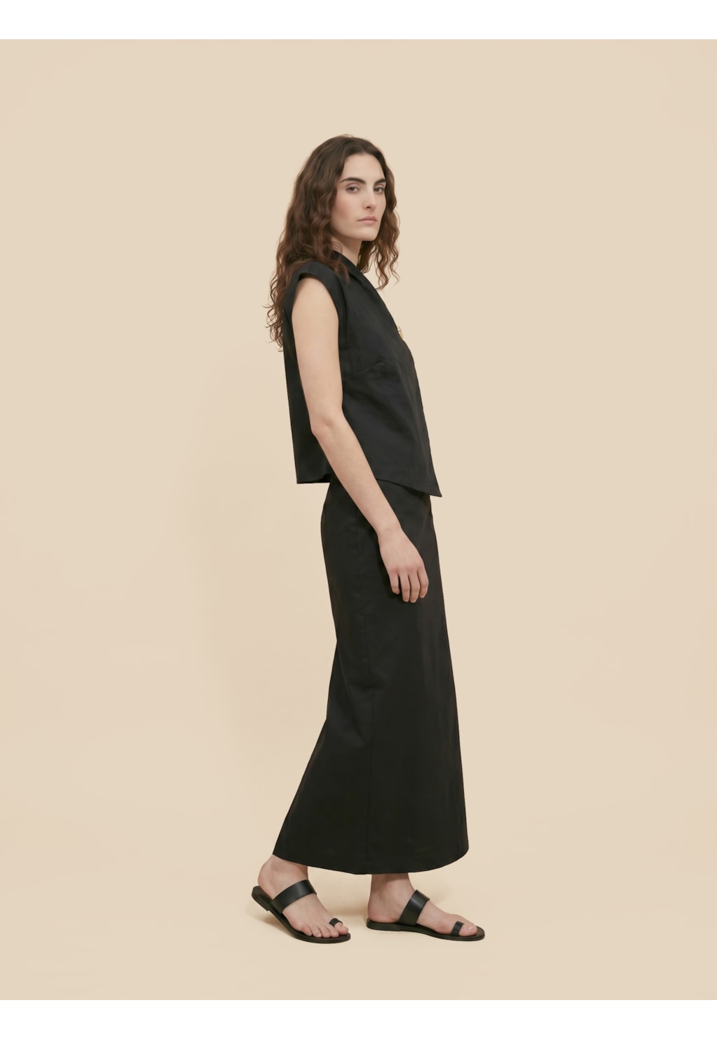 Blusa com Gola Assimetrica Botão Orgânico