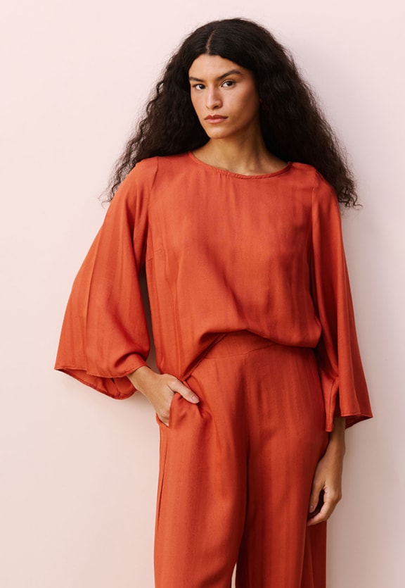 Blusa Cropped Quadradinha Manga Vista Frontal