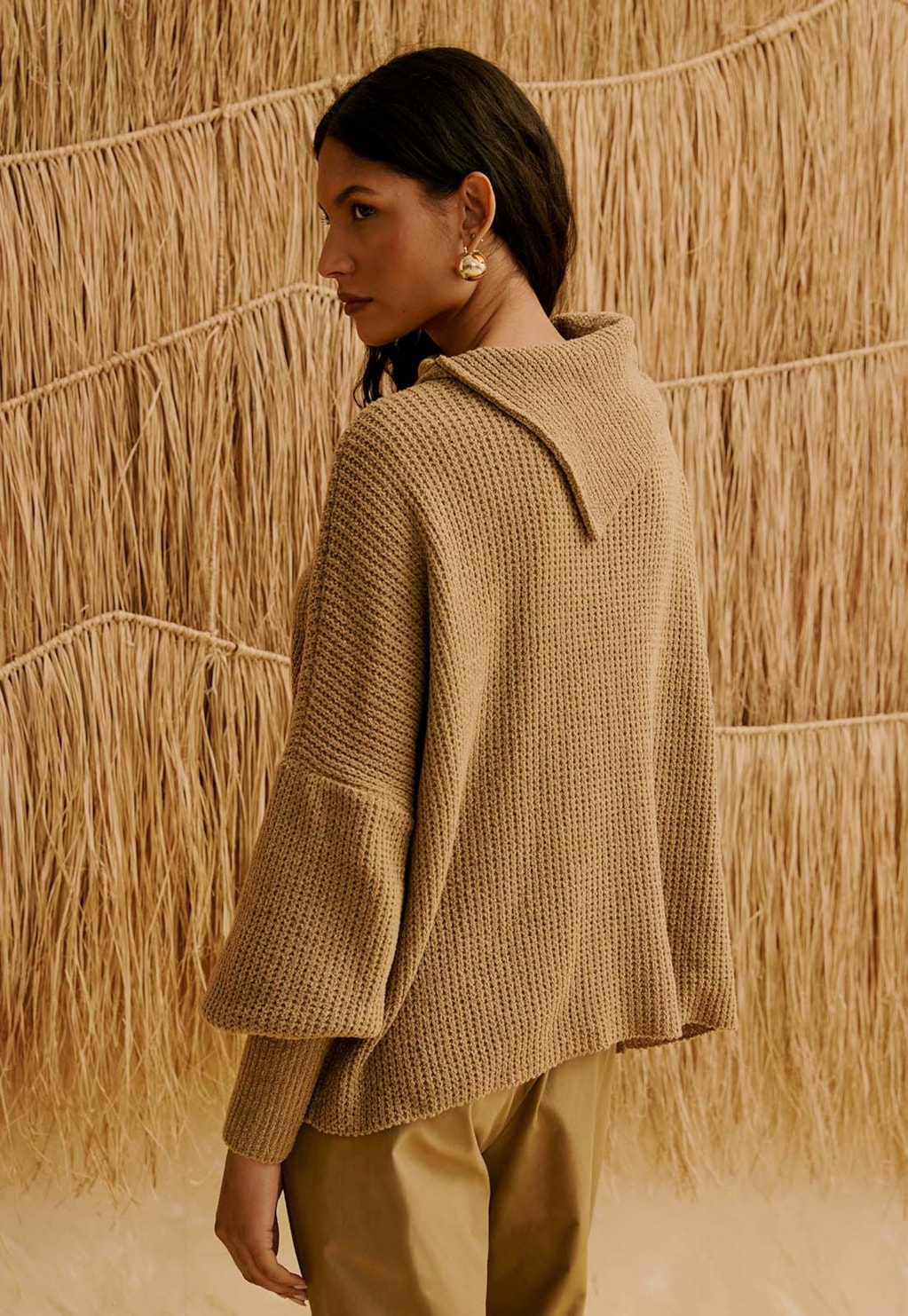 Blusa de Manga Longa em Tricot com Gola Assimétrica 