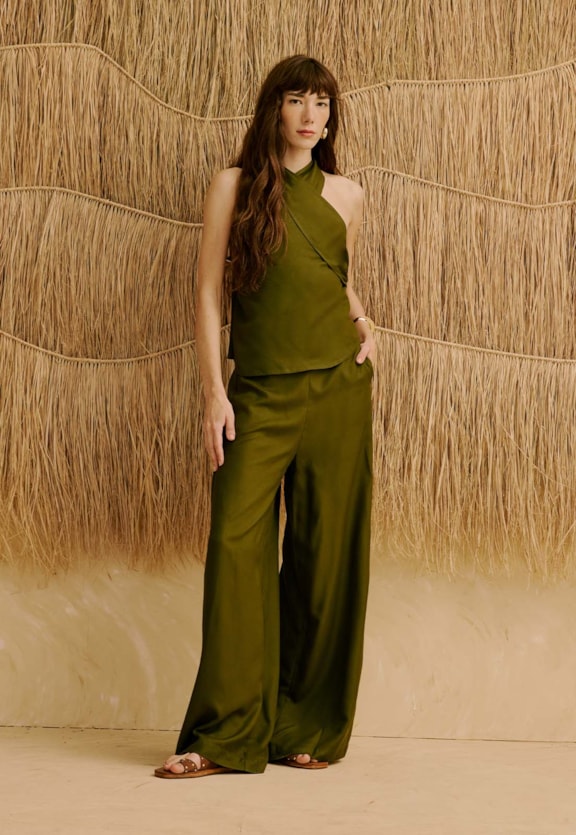 Blusa Decote Transpassado Vista Traseira