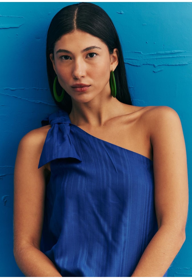 Blusa Detalhe Laço Ombro