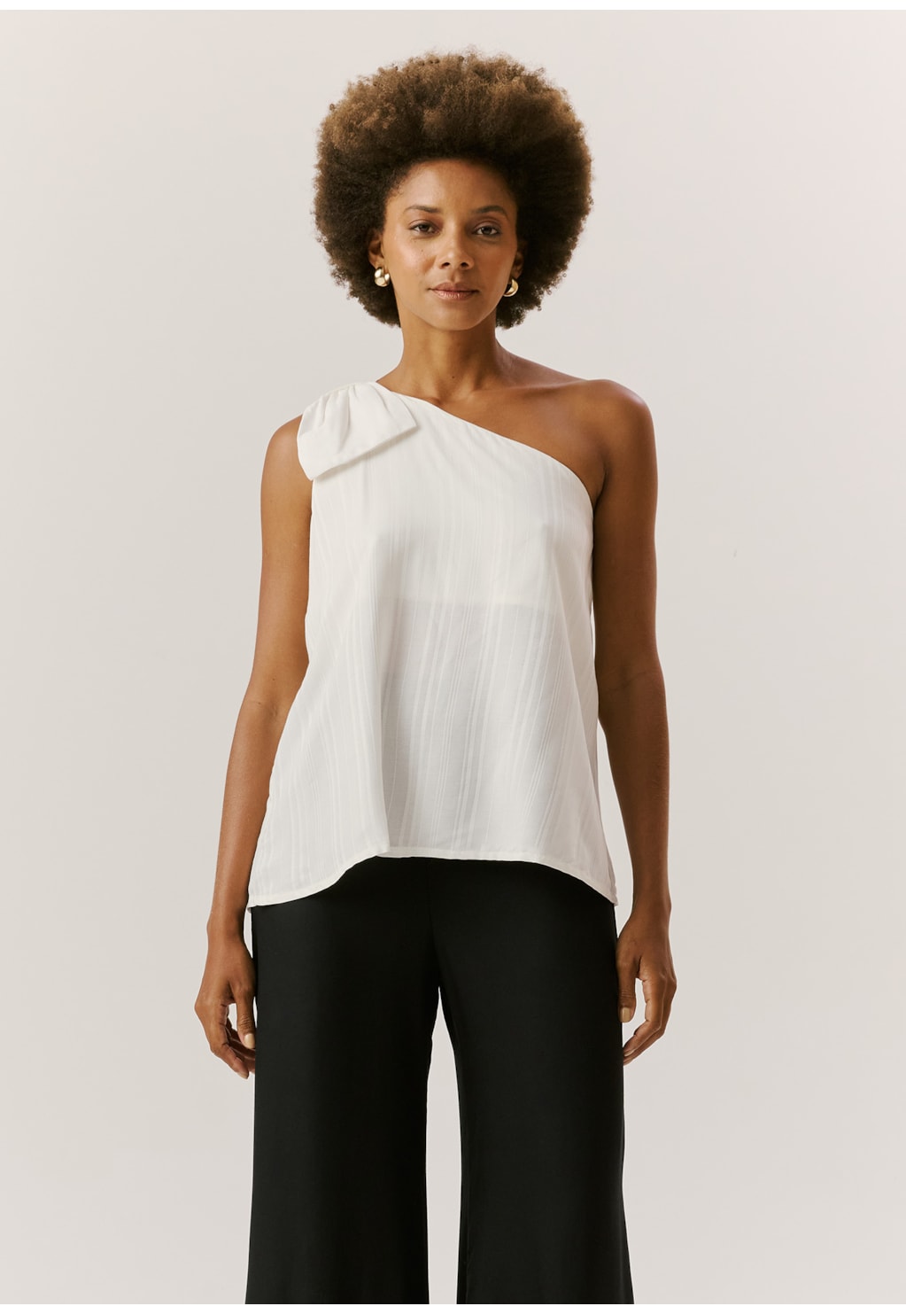 Blusa Detalhe Laço Ombro