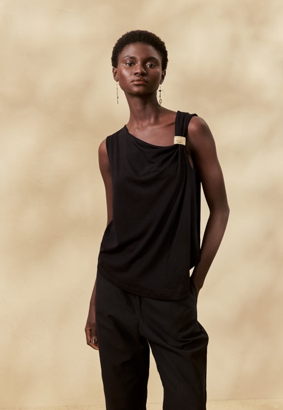 Blusa Detalhe Passador Vista Frontal