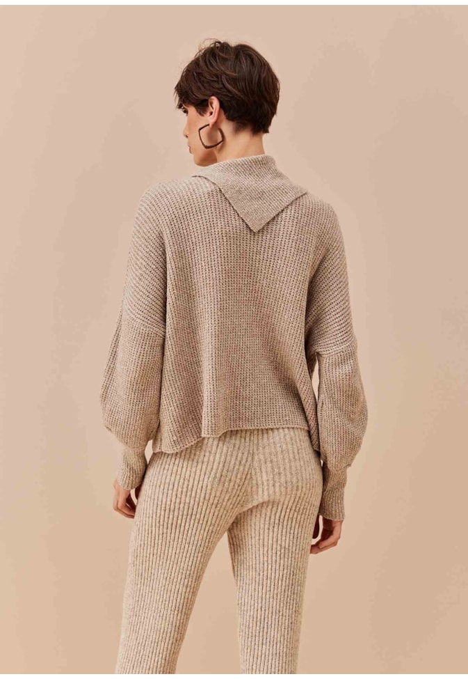 Blusa Gola Assimétrica Tricot