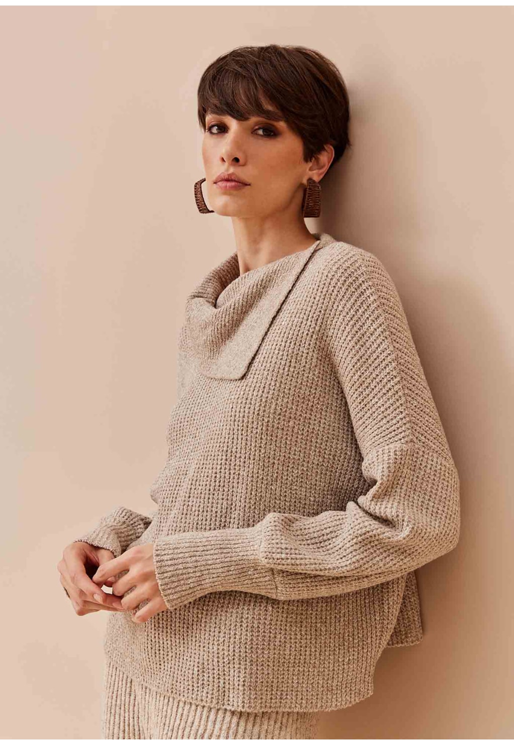 Blusa Gola Assimétrica Tricot