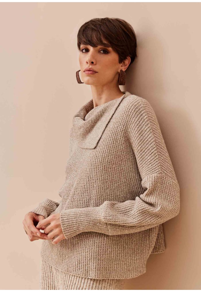 Blusa Gola Assimétrica Tricot