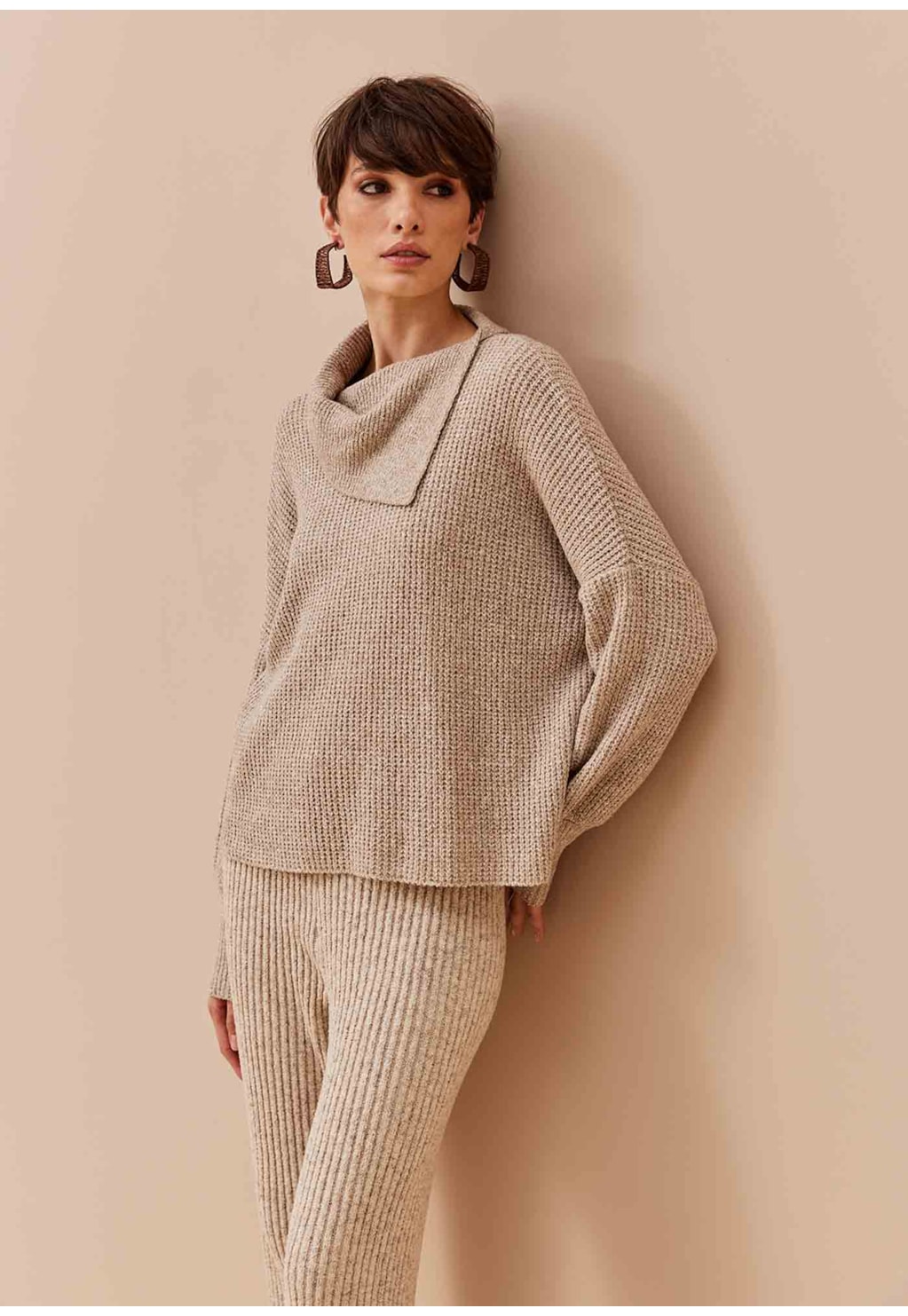 Blusa Gola Assimétrica Tricot