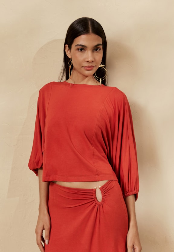Blusa Gola Canoa Manga Bufante Vista Frontal
