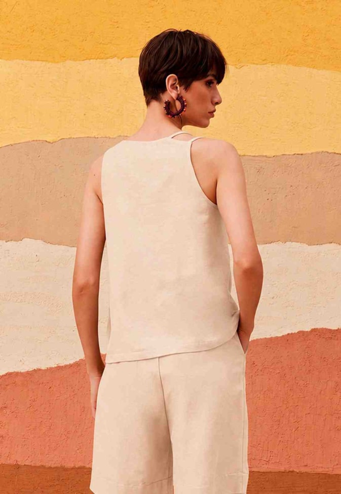 Blusa Lisa Alça Assimétrica