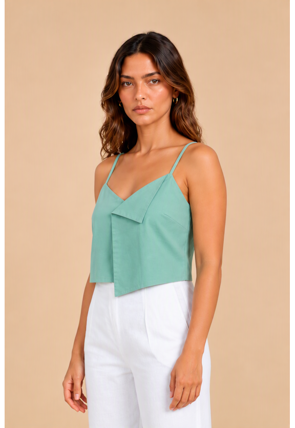 Blusa Lisa Assimétrica Pala Virada Vista Frontal