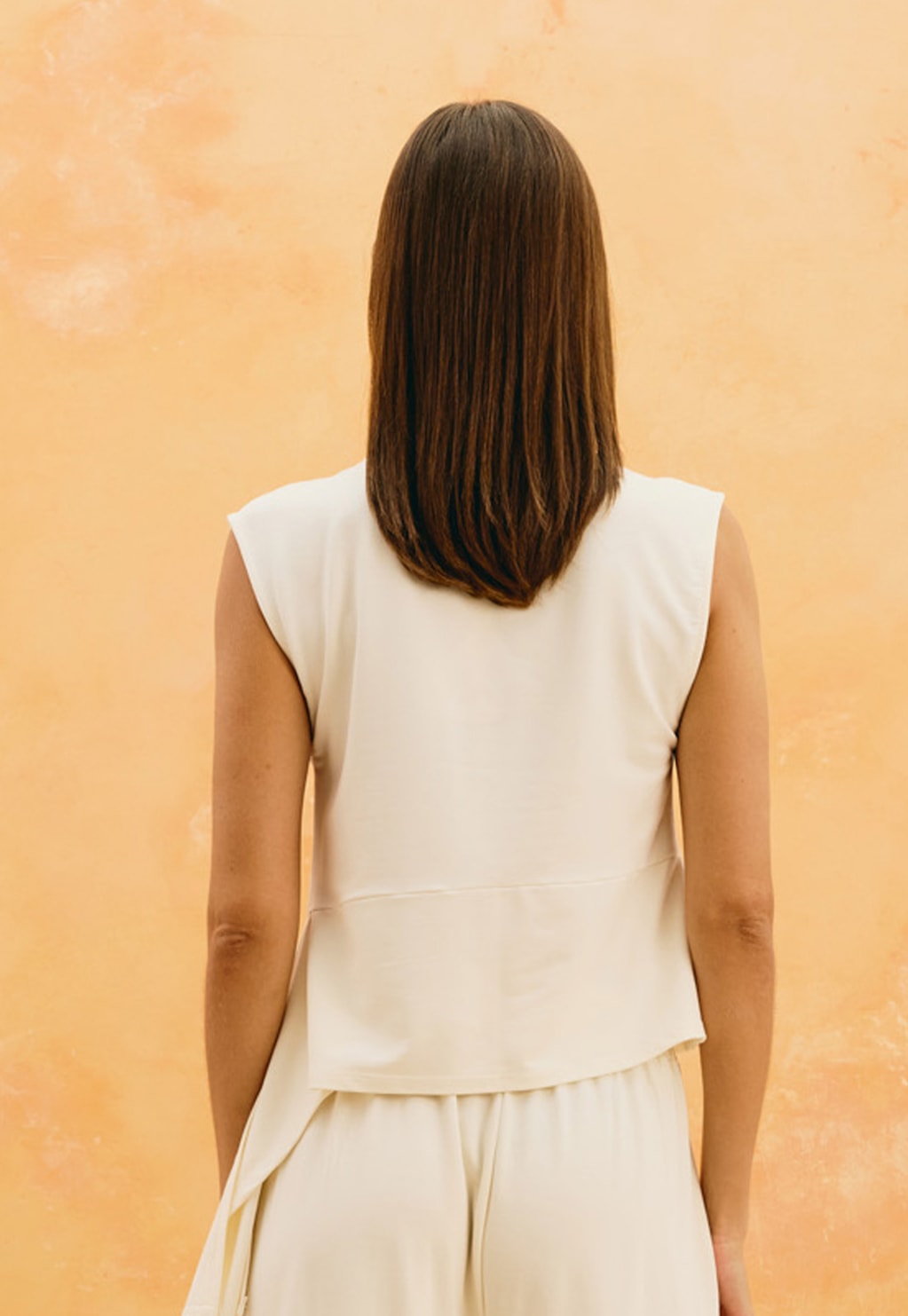 Blusa Lisa Babado Assimétrica 