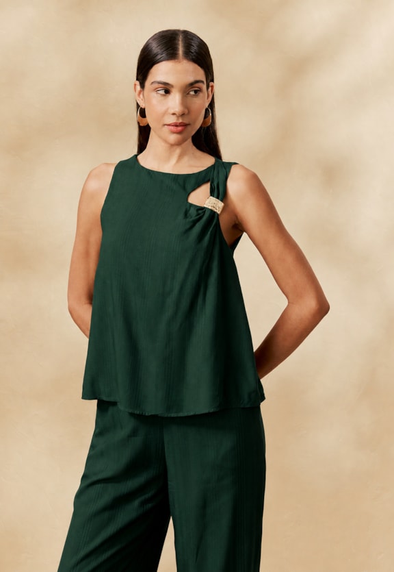 Blusa Lisa Detalhe Passador Vista Frontal