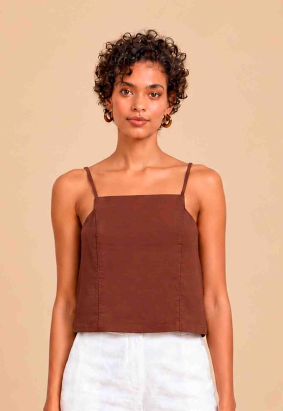 Blusa Lisa Fenda Costas Vista Frontal