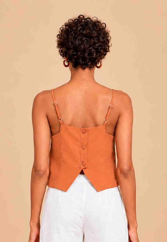 Blusa Lisa Fenda Costas Vista Traseira