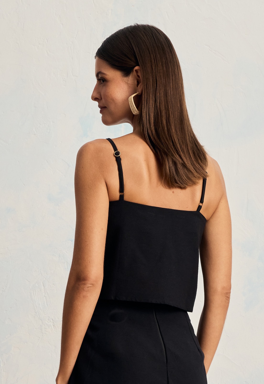 Blusa Lisa Ilhós Vista Traseira