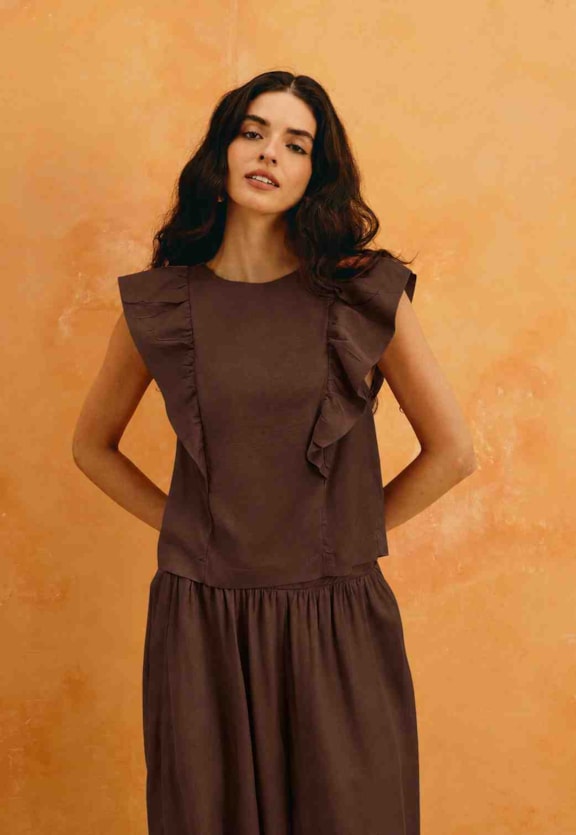 Blusa Lisa Manga Babado Vista Frontal