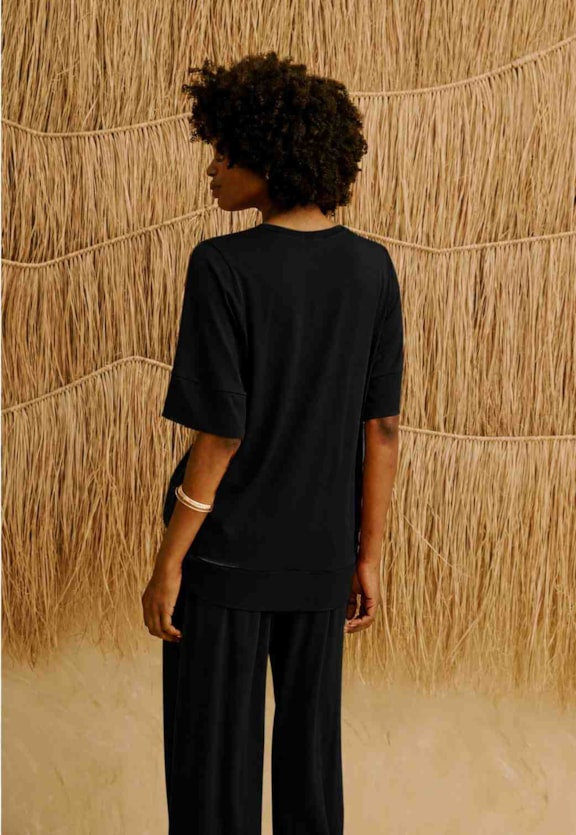 Blusa Lisa Mangas Barra Vista Traseira