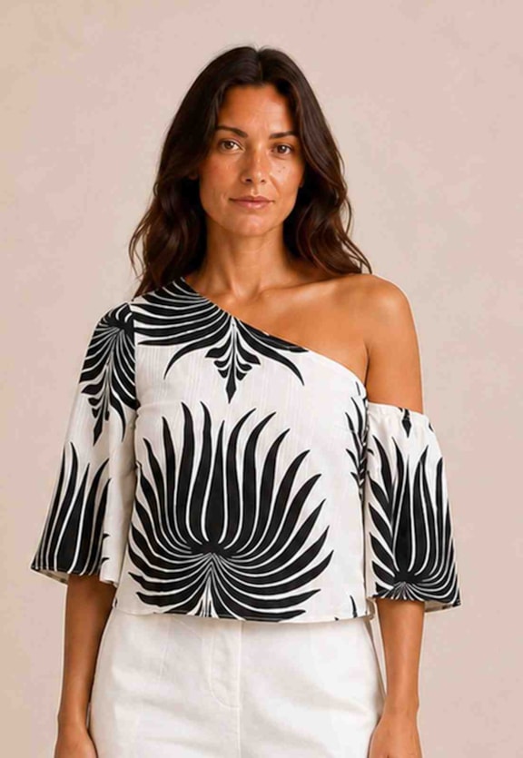 Blusa Manga Irregular Estampada Vista Frontal