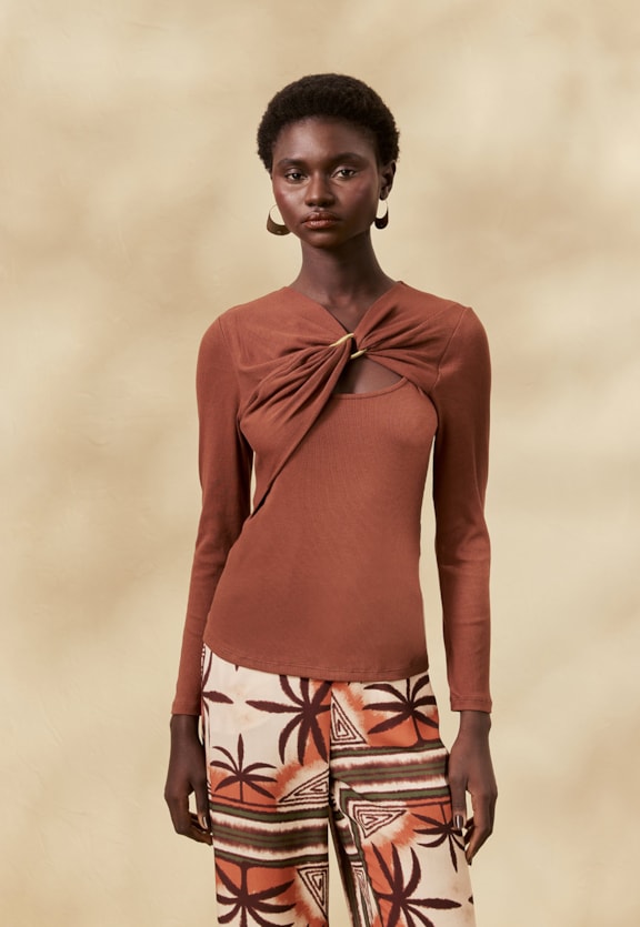 Blusa Manga Longa Argola Vista Frontal
