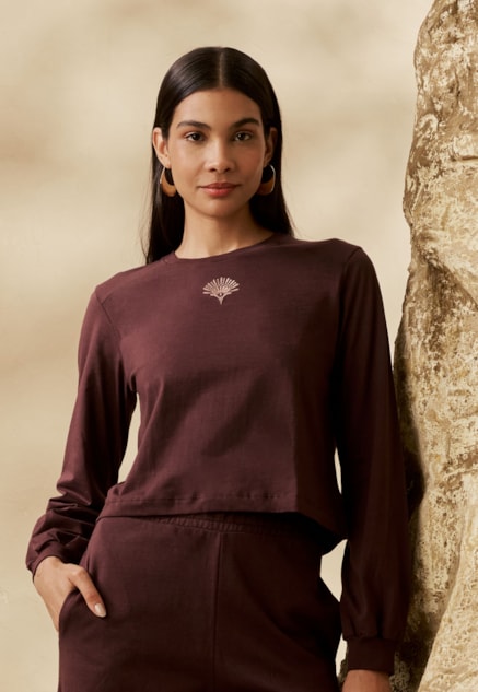 Blusa Manga Longa Bordado Vista Frontal