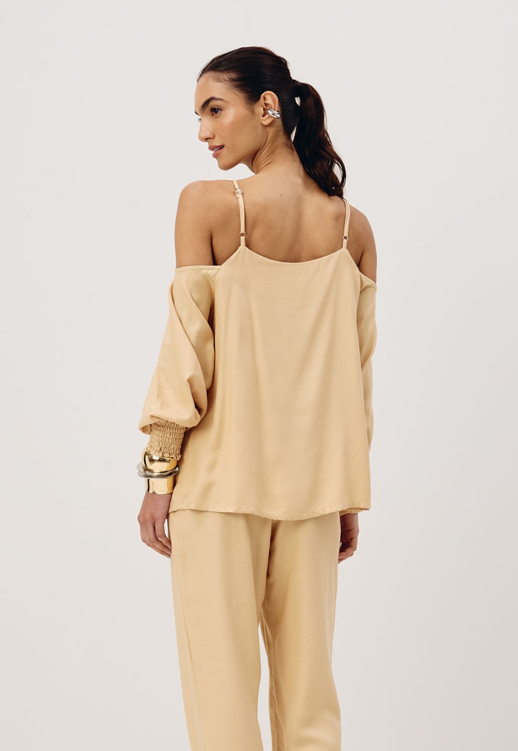 Blusa Manga Longa Detalhe Ponteiras